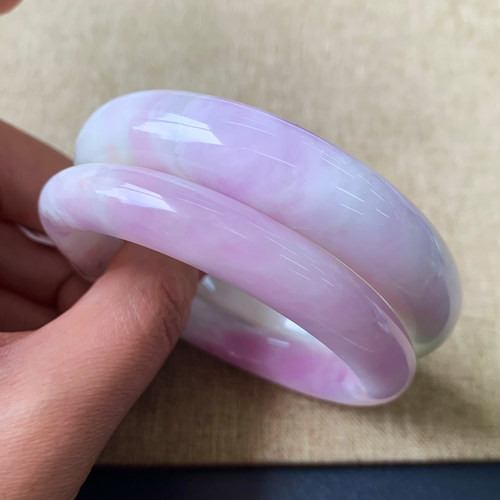 天然俏色奶盖锂辉石手镯水晶饰品