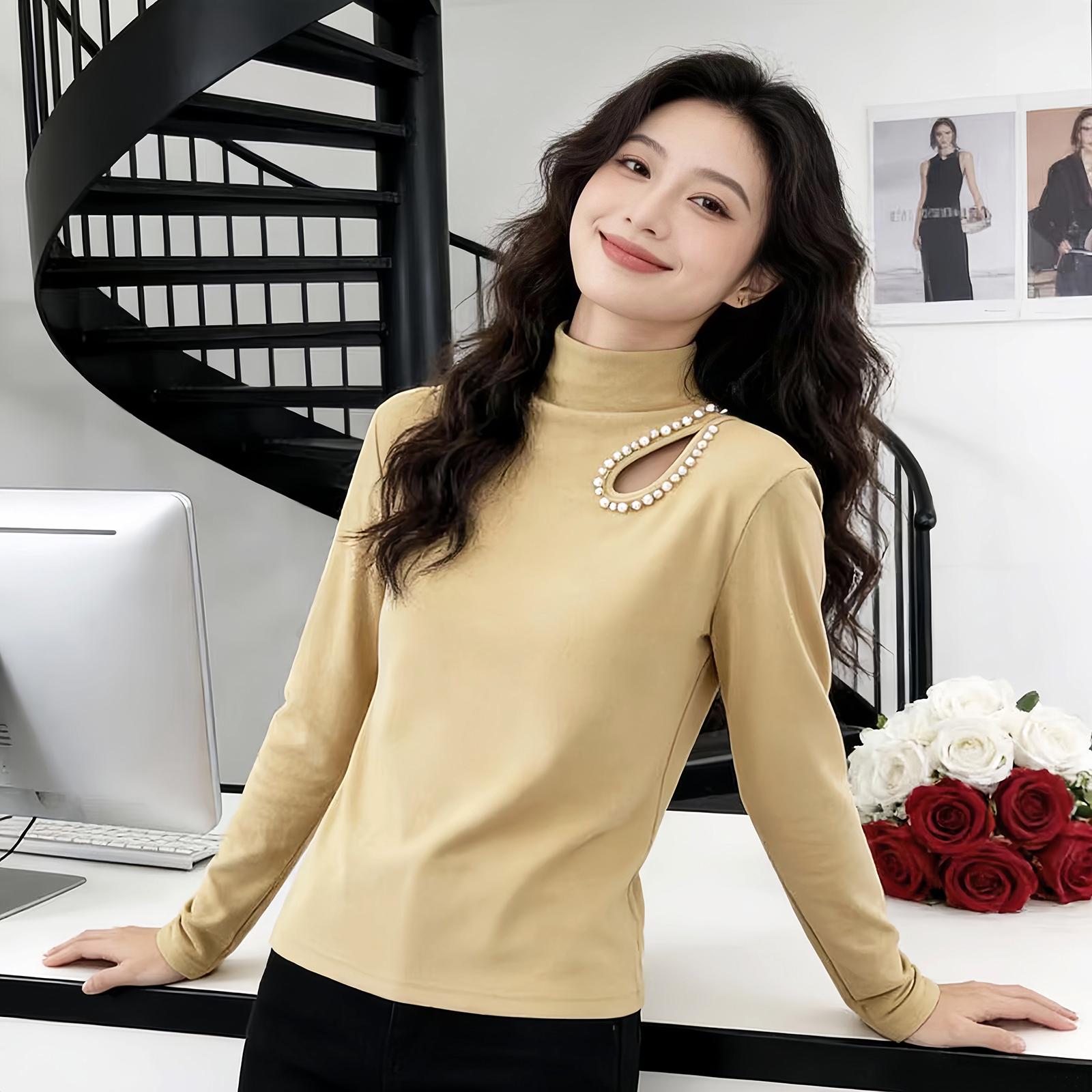 时尚保暖显瘦半高领打底衫女秋冬新款重工钉珠镂空设计感长袖上衣