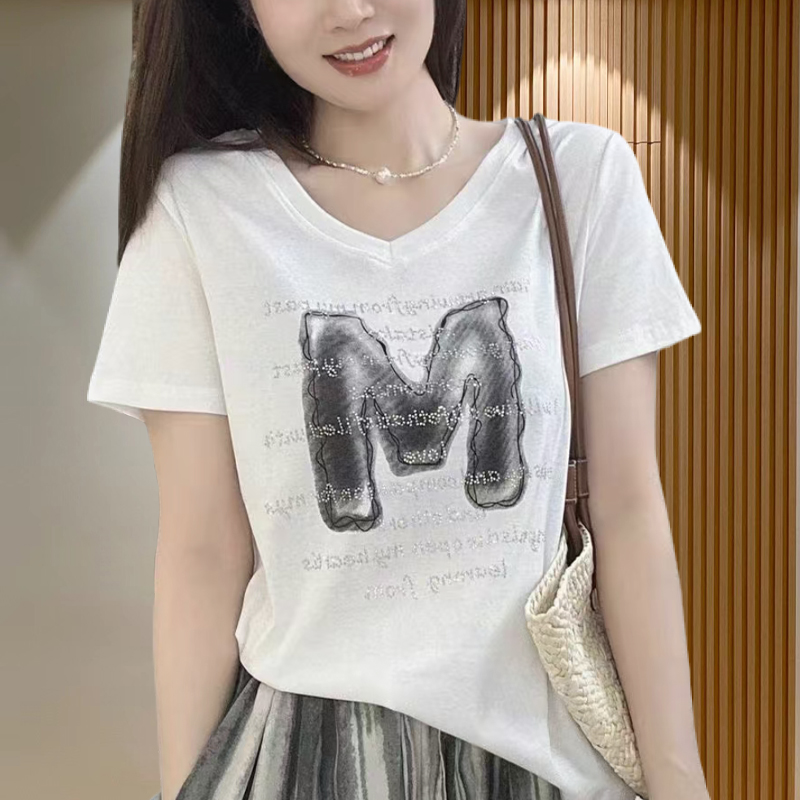 纯棉短袖T恤女2024夏季新款时尚休闲百搭宽松印花烫钻V领设计上衣