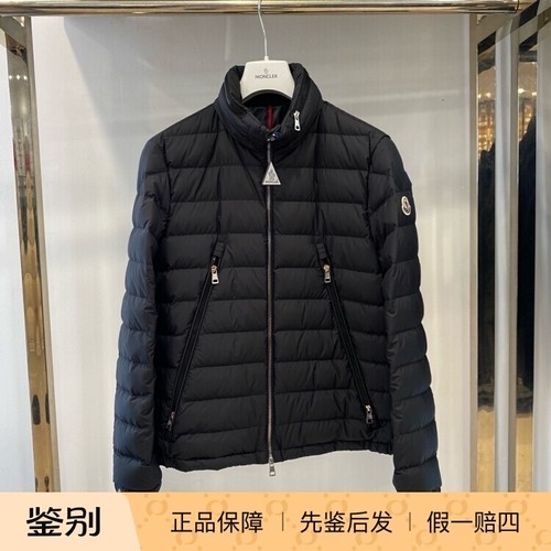 Moncler男士黑色隐藏连帽羽绒服