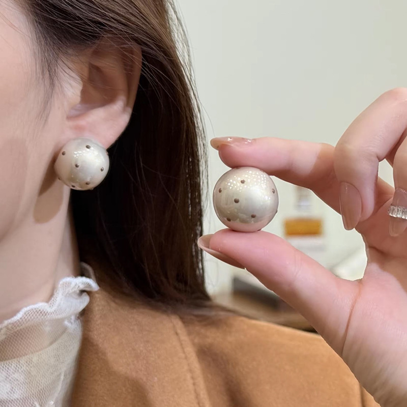 法式复古咖色波点半圆珍珠耳钉女轻奢高级感时尚简约气质百搭耳环