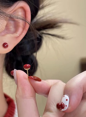 s925银针耳饰相思红豆耳钉小众设计感红色珠珠百搭简约气质耳环女