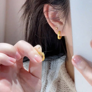 s925银针耳饰金色碎冰冰耳扣女小众设计感时尚百搭气质高级感耳环