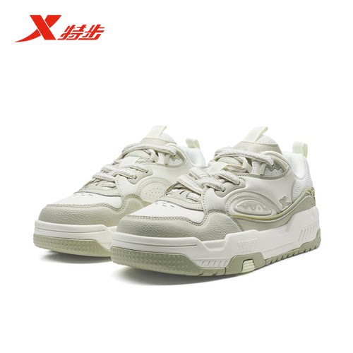 新款女鞋舒适百搭休闲滑板鞋