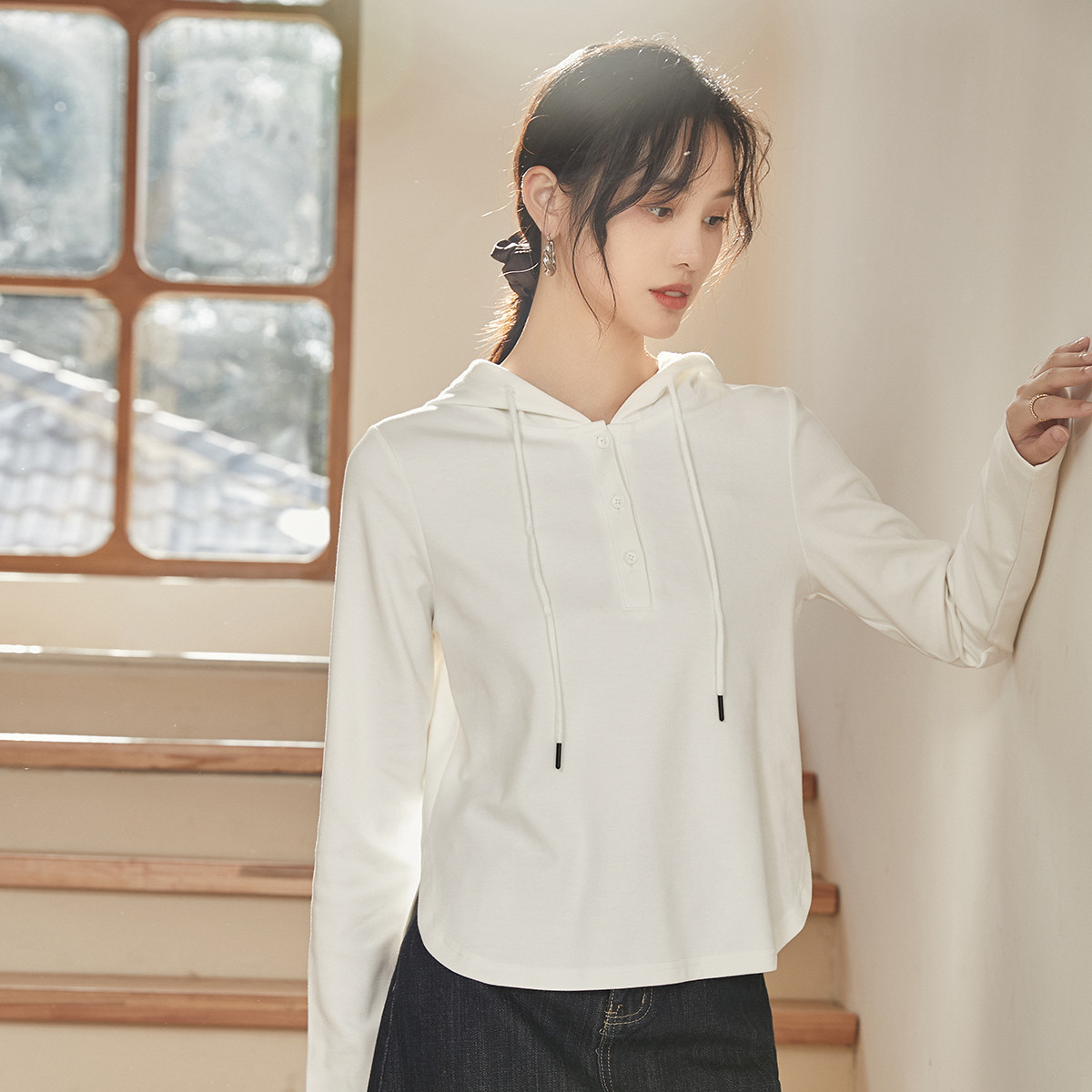 茵曼2025秋季新款长袖卫衣外套女士连帽宽松百搭运动休闲纯色上衣