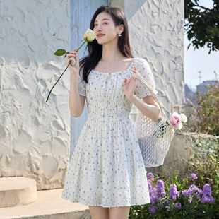 茵曼2026夏季新款法式清新显瘦方领碎花裙女甜美减龄收腰连衣裙子