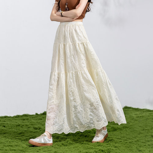 茵曼2026夏季新款含莱赛尔白色A字半身裙女提花蕾丝蓬蓬蛋糕长裙