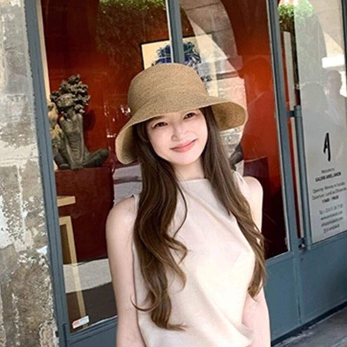 2025新款草帽女夏季时尚百搭纯色渔夫帽海边沙滩防晒大檐遮阳帽
