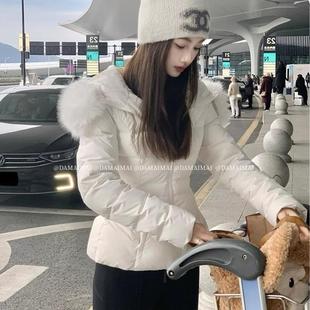 白色毛领连帽90白鸭绒收腰短款羽绒服女冬季新款修身显瘦棉服外套