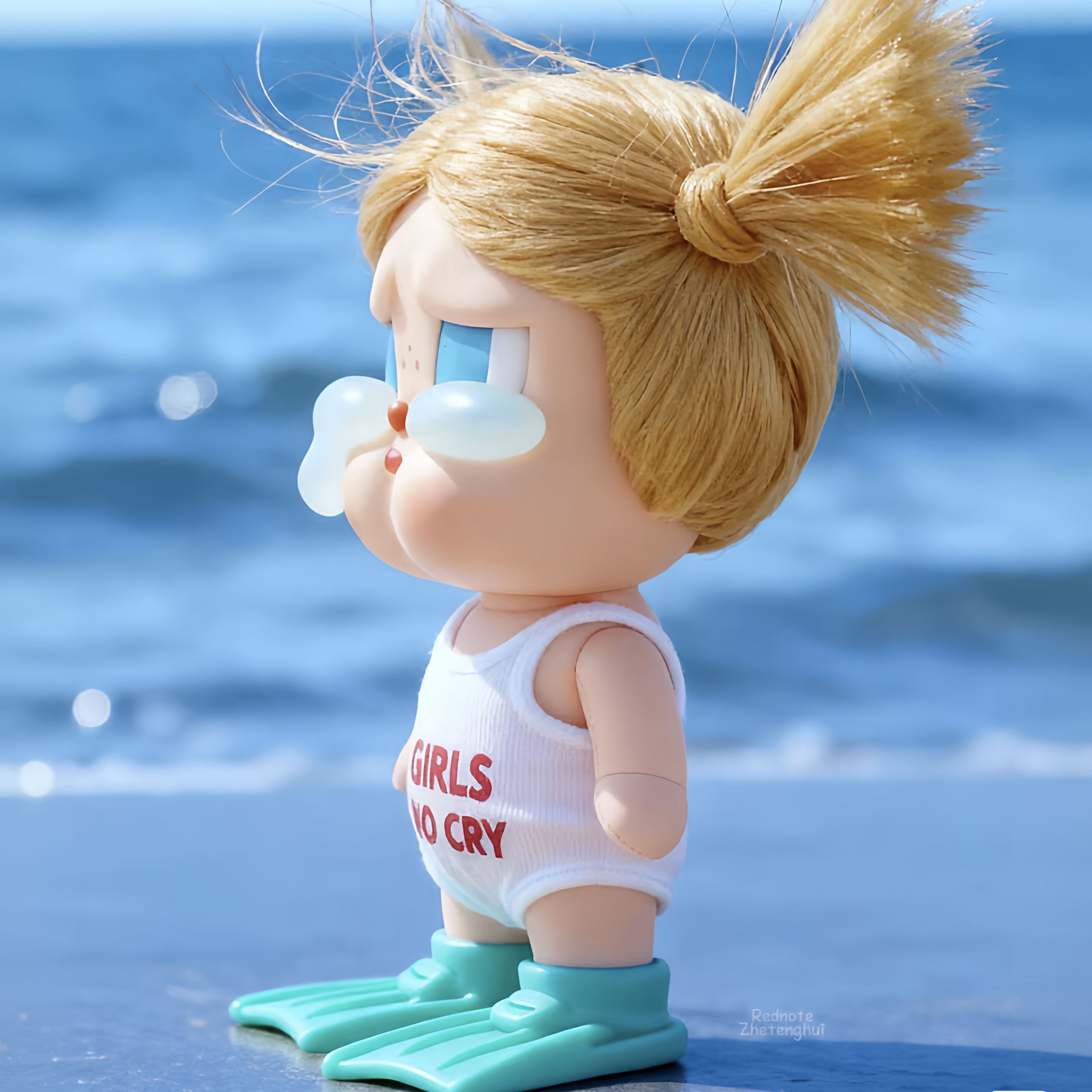 POPMART泡泡玛特哭娃Vacation Mode On确认款搪胶毛绒挂件盲盒