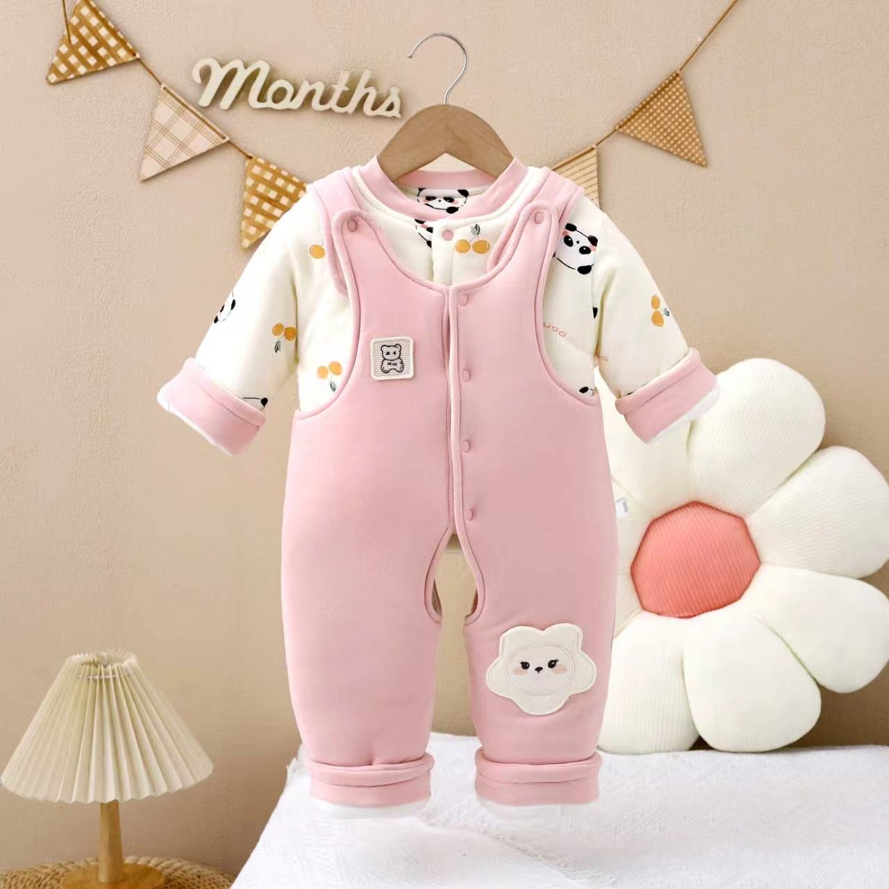 婴儿冬季棉花衣套装男女宝宝加绒加厚保暖背带裤两件一件过冬棉袄