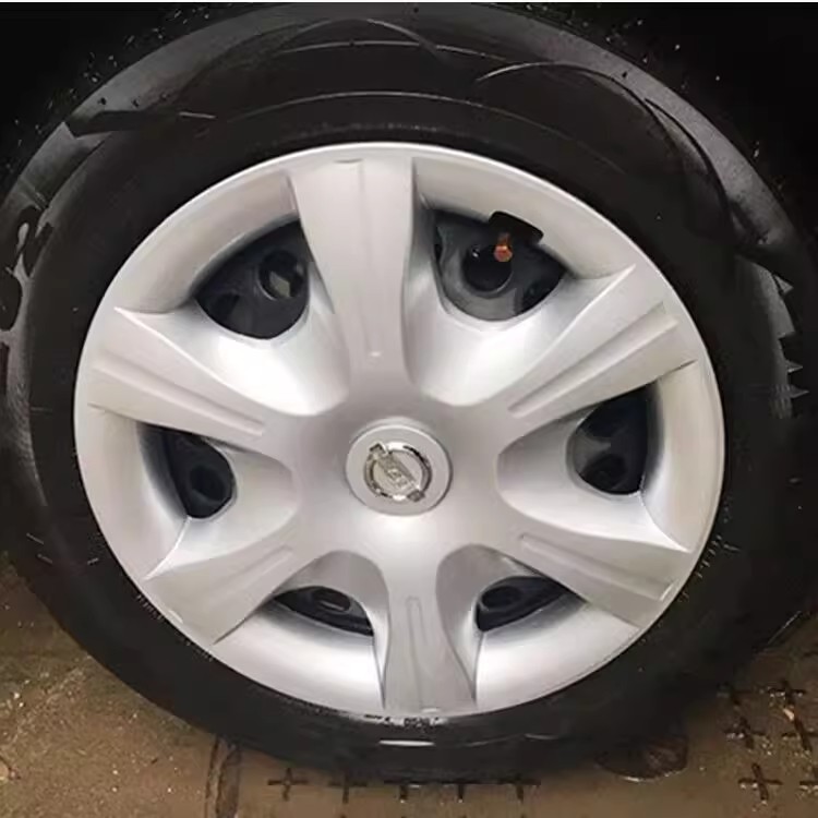 适用于东风日产尼桑骊威轮毂盖阳光玛驰15寸轮胎罩车轮装饰帽