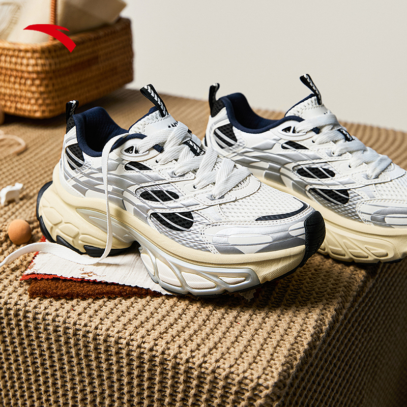 安踏经典潮流女子休闲鞋