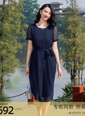 歌蒂诗夏季专柜新款简约大气通勤百搭藏蓝色连衣裙 1E25L3062