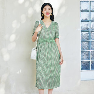 V领收腰显瘦连衣裙8D22L3802 简约气质时尚 歌蒂诗夏季 专柜新款