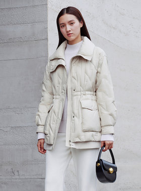 歌蒂诗冬季专柜新款高级气质抽绳收腰翻领羽绒服女 8D42Y1715