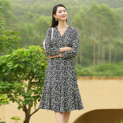 歌蒂诗夏季专柜新款气质v领腰带收腰显瘦碎花连衣裙8D11L3919