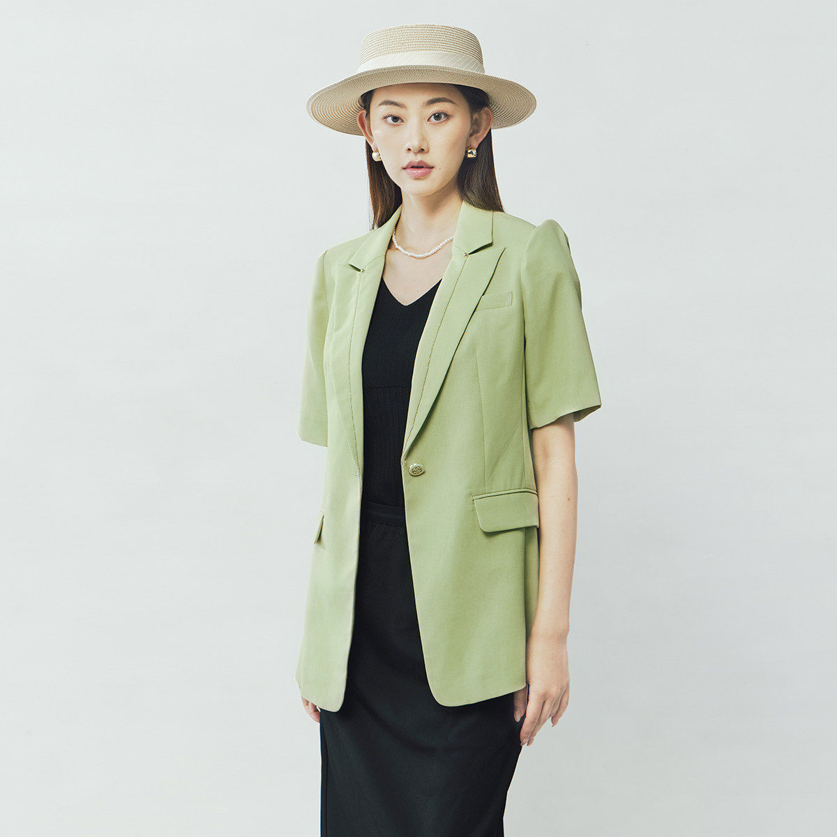 歌蒂诗夏季专柜新款时尚气质职业西装短袖外套女士 8C23W1116