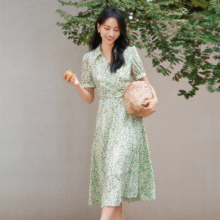 清新浅绿色V领收腰连衣裙8E25L1131 夏专柜新款 歌蒂诗 含桑蚕丝
