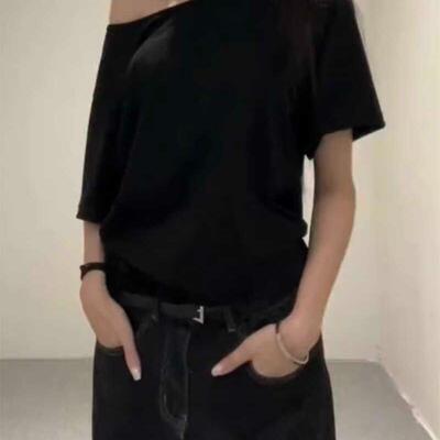 设计感一字肩斜肩两穿短袖T恤
