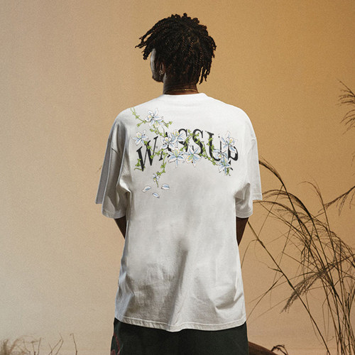 WASSUP荆棘花卉字母短袖