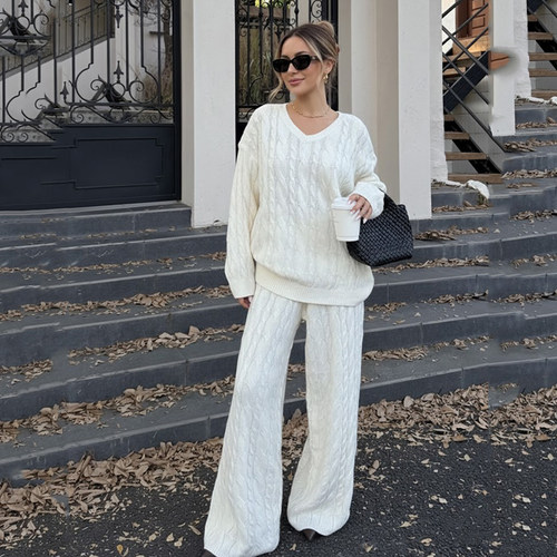 简约温柔风米白色毛织休闲套装女