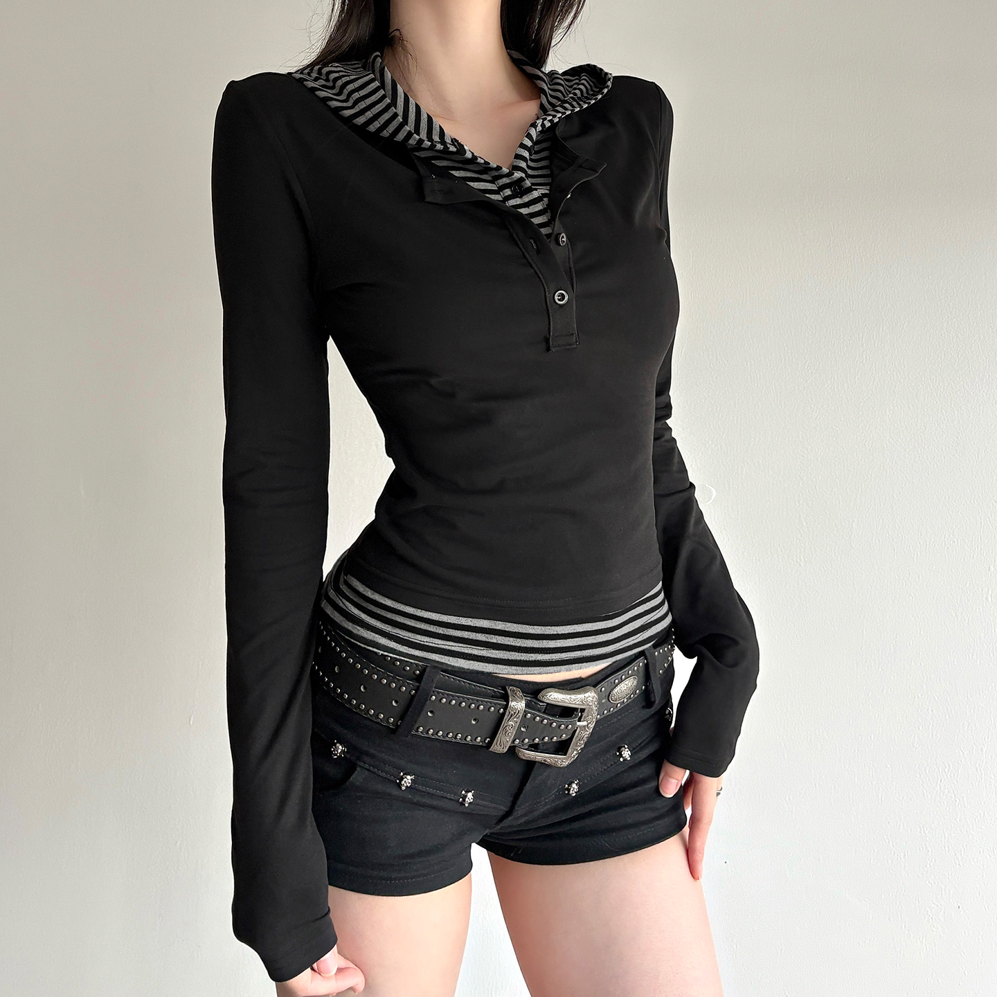 街头休闲风条纹假两件连帽T恤女