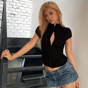 DARLINGAGA简约酷辣风立领显胸黑色短袖 短上衣 T恤女基础百搭修身