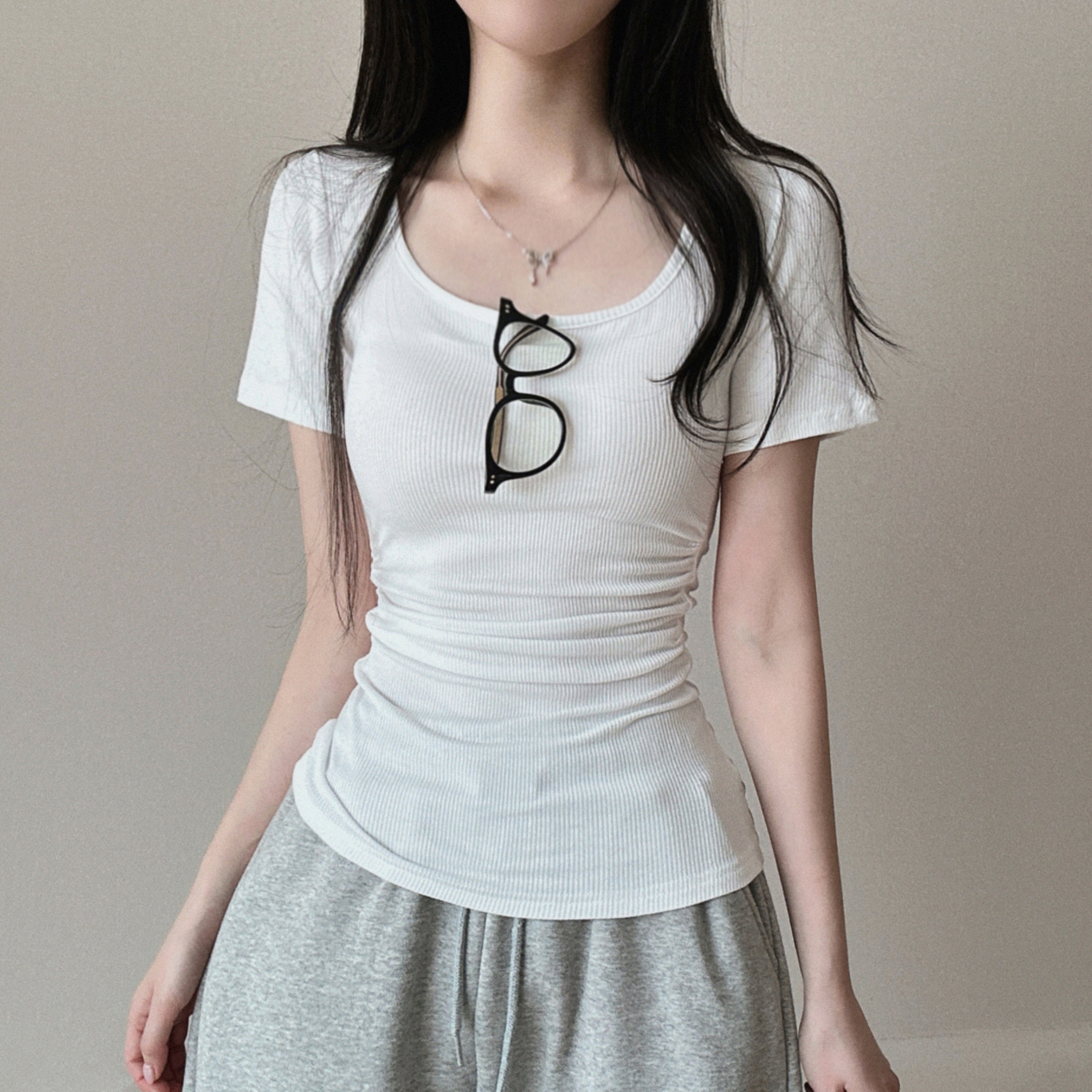 DARLINGAGA基础圆领针织螺纹白色短袖t恤女褶皱收腰修身显瘦上衣