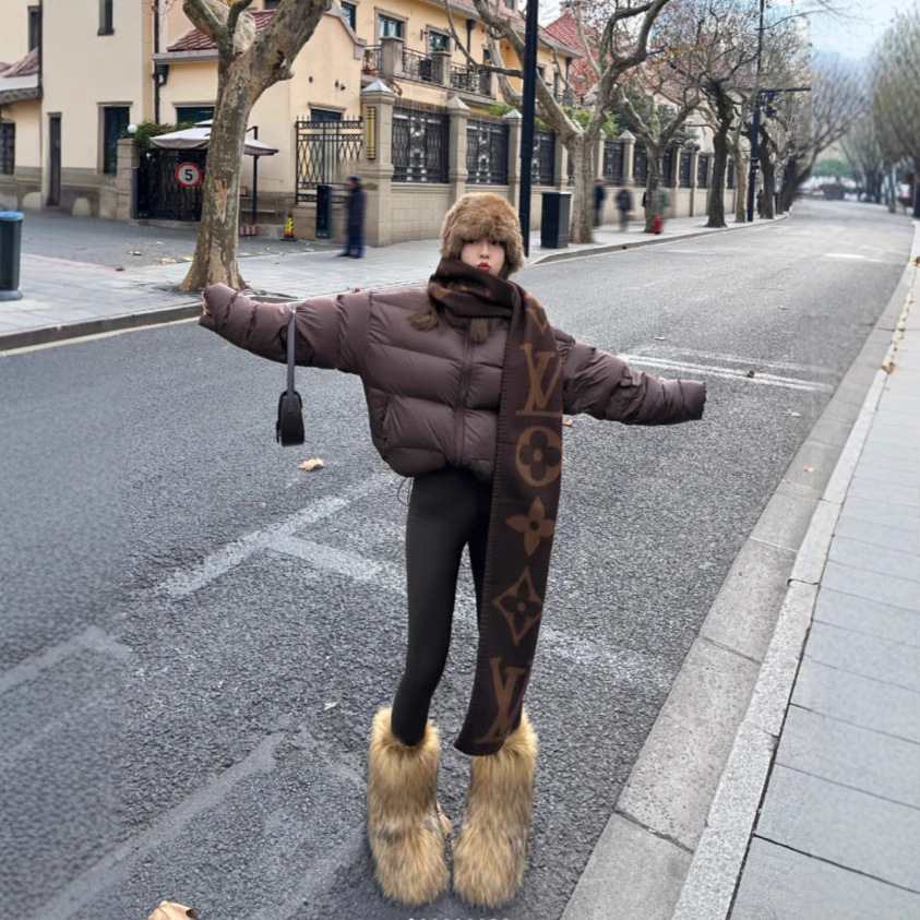 肯豆短款羽绒服女2024新款入冬厚外套女秋冬款小个子立领面包服