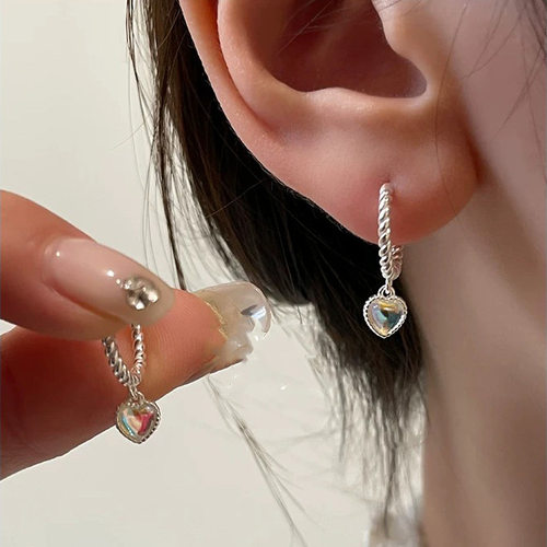 999纯银爱心月光石耳扣女简约小众耳环2024新款爆款洗睡免摘耳饰