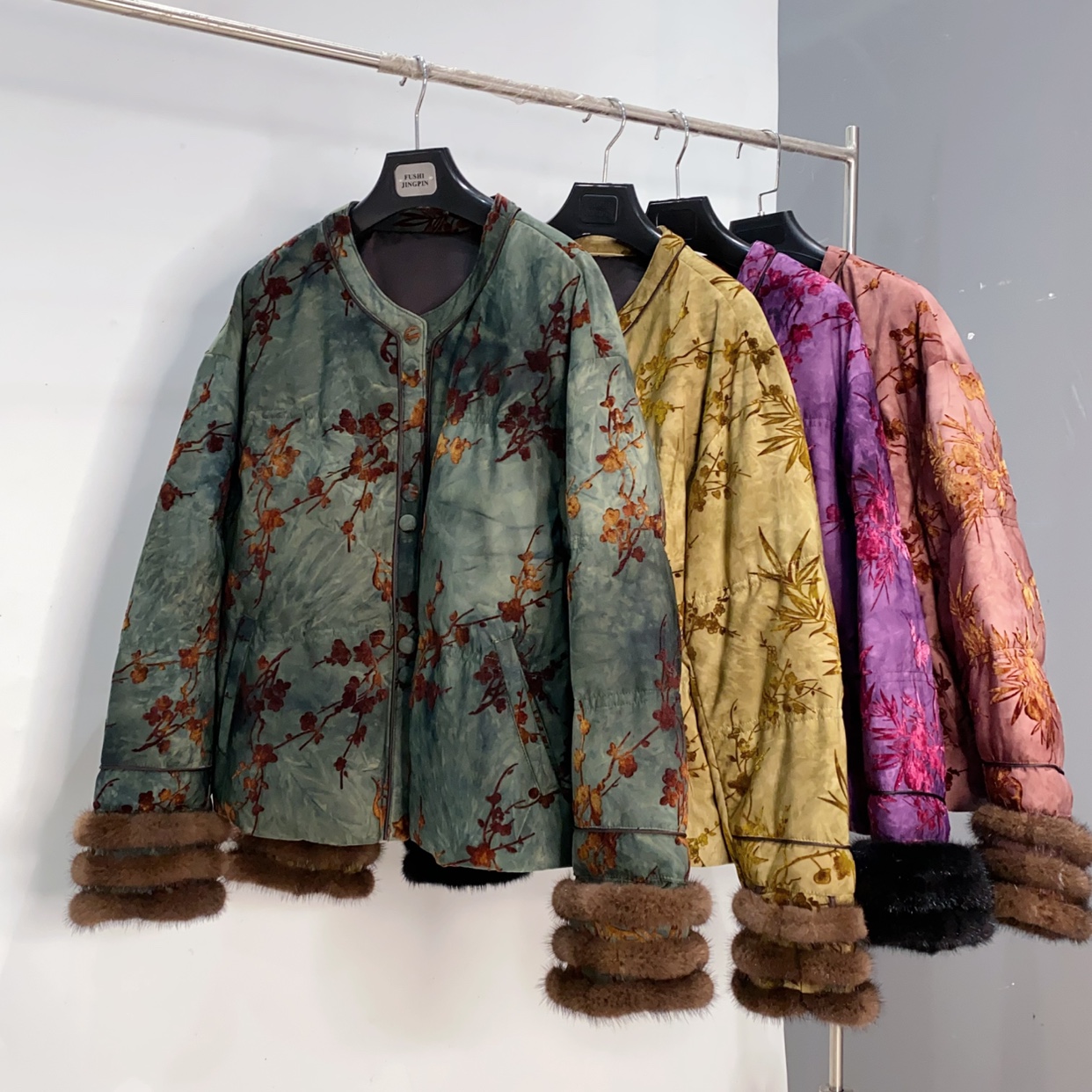 轻奢新中式鹅绒羽绒服女短款水貂毛袖口水墨晕染8296长57