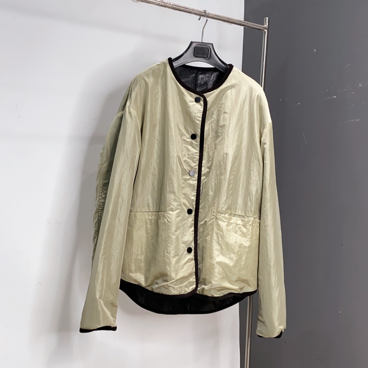 Q【两面穿】2025秋冬圆领油蜡绵羊皮黑色皮衣外套简约气质128长70