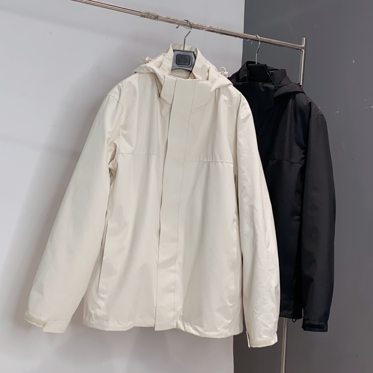 90鹅绒 秋冬男女新款可脱卸内胆连帽三合一户外防水冲锋衣羽绒TX