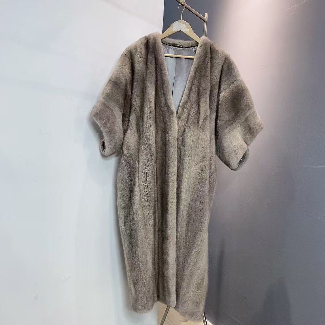 进口整貂貂皮外套女V领长款半袖马甲开衫银蓝MY2319长110