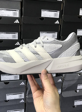 Adidas LIGHTBLAZE 男女潮流质感缓震回弹运动跑步鞋 JQ9973 9975