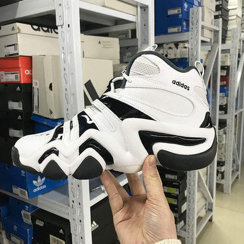 女子缓震耐磨篮球运动鞋Adidas
