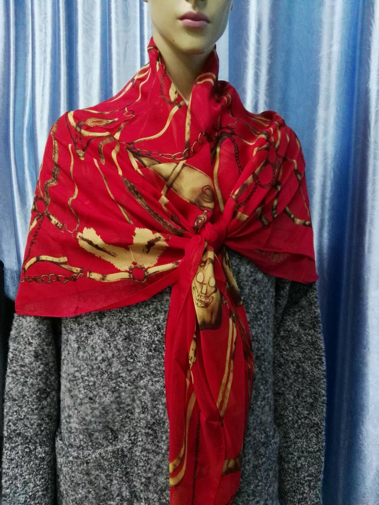 秋季女款围巾索链真丝薄款大方巾印花围脖丝巾通勤休闲三角巾装饰