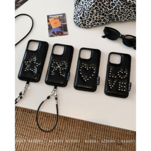 ins皮质铆钉高级爱心挂绳斜挎适用于苹果16promax15 14手机壳