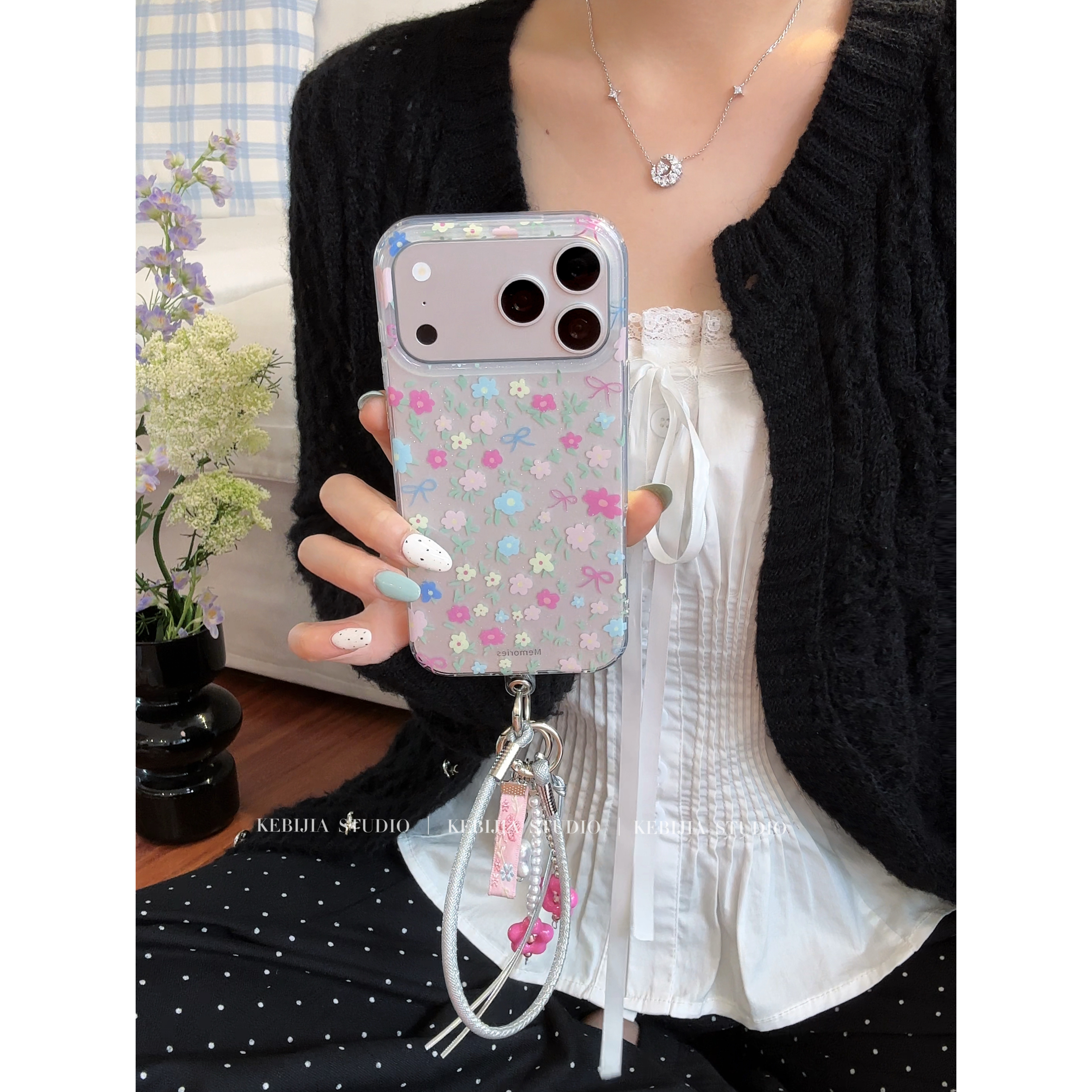 ins韩风夏日闪粉彩色小花朵碎花挂绳适用苹果17promax/16手机壳15