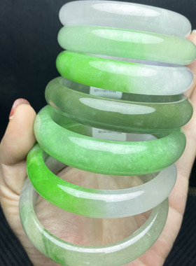 缅甸翡翠玉手镯 冰糯种阳绿色飘花玉镯 翠玉B货女士玉镯子厂