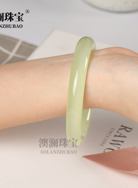 青白玉阿富汗玉手镯女浅绿色圆条正镯美人玉镯