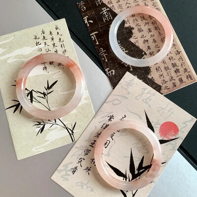 桃花酿天然玉镯粉色金丝玉桃运连连细圆条手镯佘太翠冰透扁条