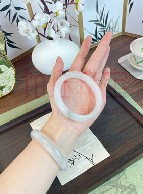 新疆玉石天山翠手镯一抹翠天山翠玉手镯少翠飘花微翠玉镯工厂