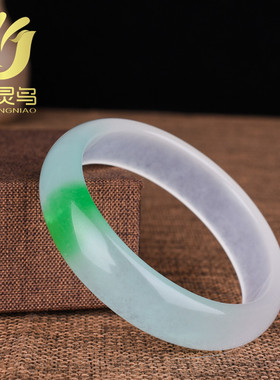 飘绿花翡翠色少女玉手镯时尚流行女款石英岩玉镯子送礼品货源