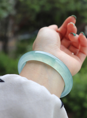 缅甸冰种翡翠手镯女白冰玉镯糯冰细条镯子浅绿贵妃玉手镯少女送礼