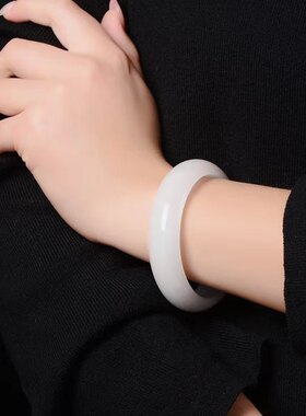 新疆和田外蒙料白玉手镯羊脂白色玉石手镯时尚女款玉手镯货源