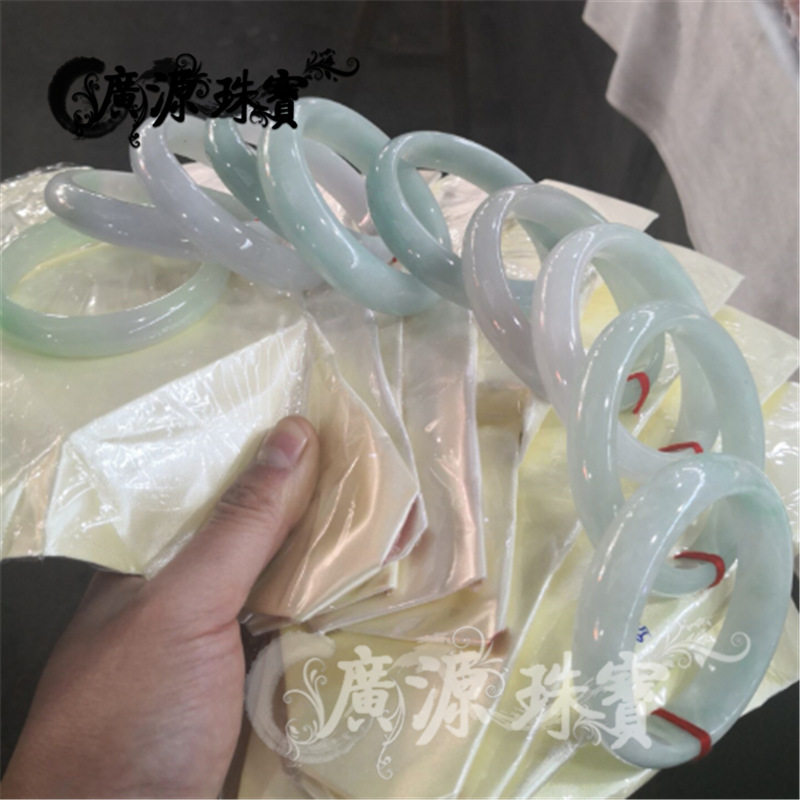 天然缅甸玉Ａ货翡翠手镯可过灯品质ＡＢ货翡翠商场开店货源直供