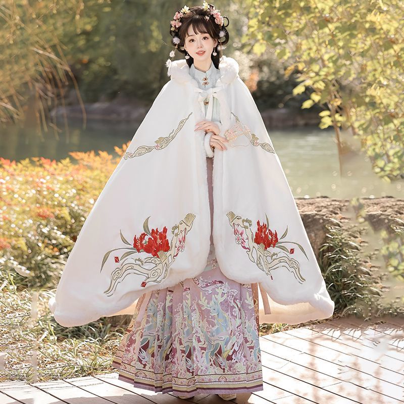 原创汉服斗篷2025新款重工刺绣毛呢加绒加厚冬季长款国风保暖披风