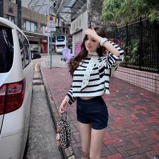 现货【漫步在纽约】女主一日体验卡~牵动时髦条纹上衣 /牛仔短裤